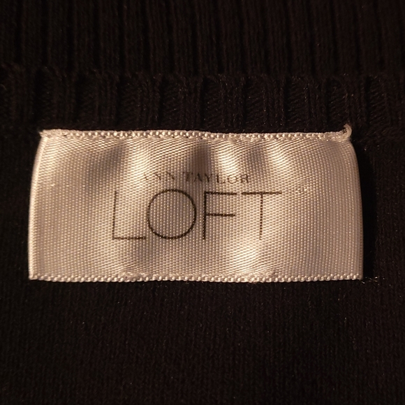 LOFT - V-Neck Knit Shell - Picture 7 of 8